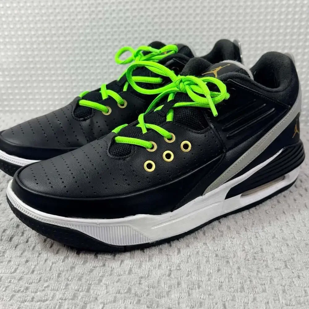 Jordan Max Aura 5 Sneakers Black Metallic Gold White DZ4353-017